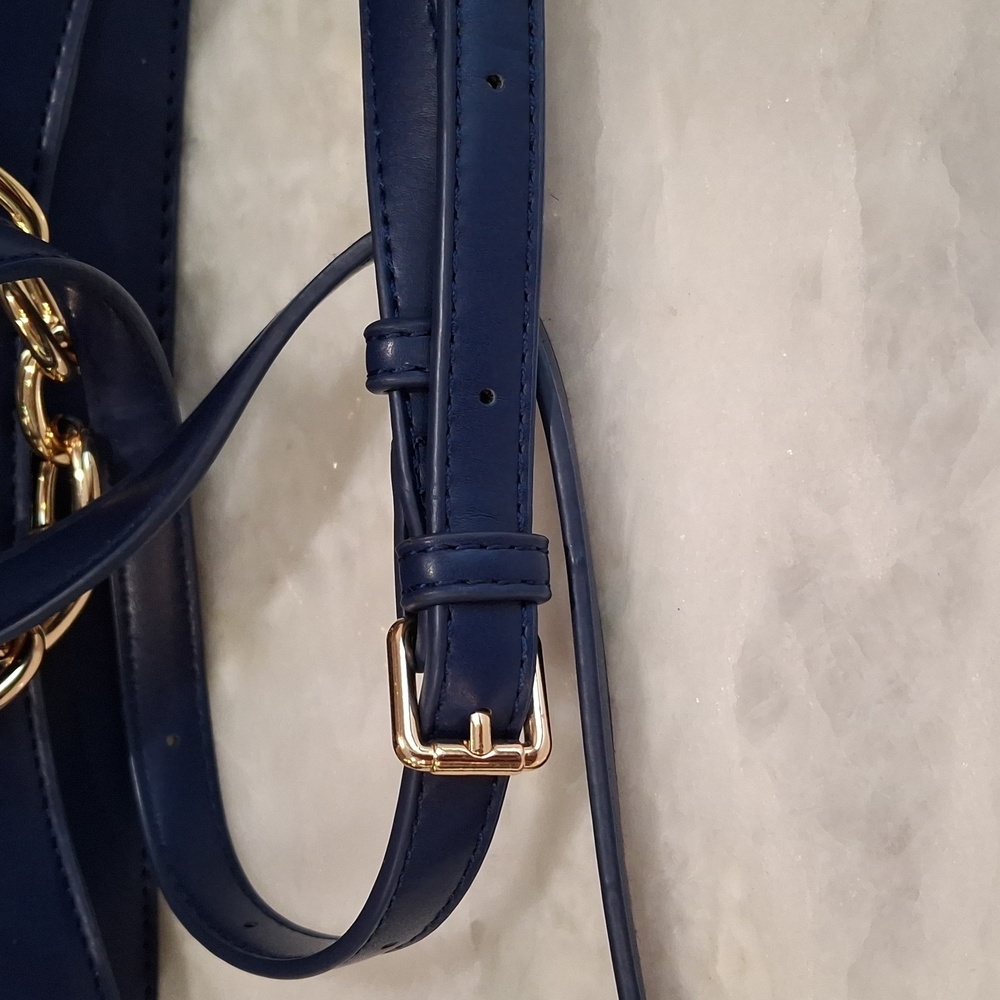 Chain Handbag - Picture 15 of 15